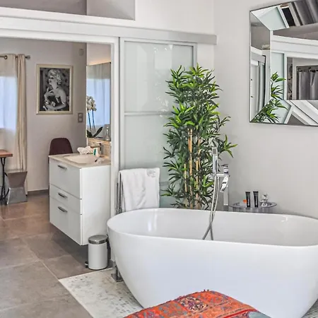 Holiday home Stunning In With Wifi